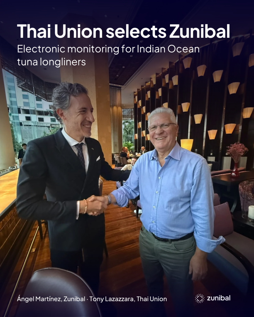 Thai Union selects Zunibal for electronic monitoring on Indian Ocean tuna longliners. Ángel Martínez and Tony Lazazzara shake hands.